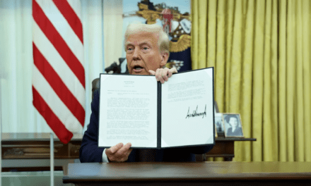 Trump firma orden ejecutiva en EE.UU. para liderar las cripto